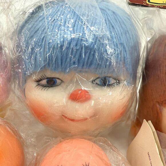 Mixed Lot Yarn Doll Head w/Hands Assorted Hair Freckles Vintage NIP - lot of 10 - Picture 8 of 16